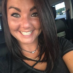 Meet your Posher, Casey